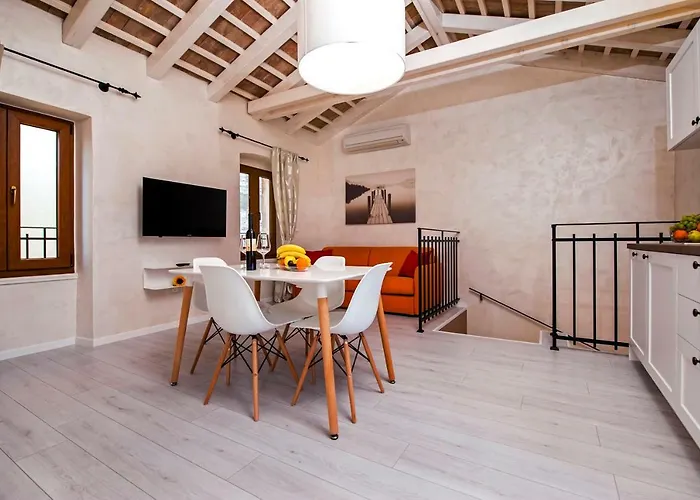 La Fondiaria Πανσιόν